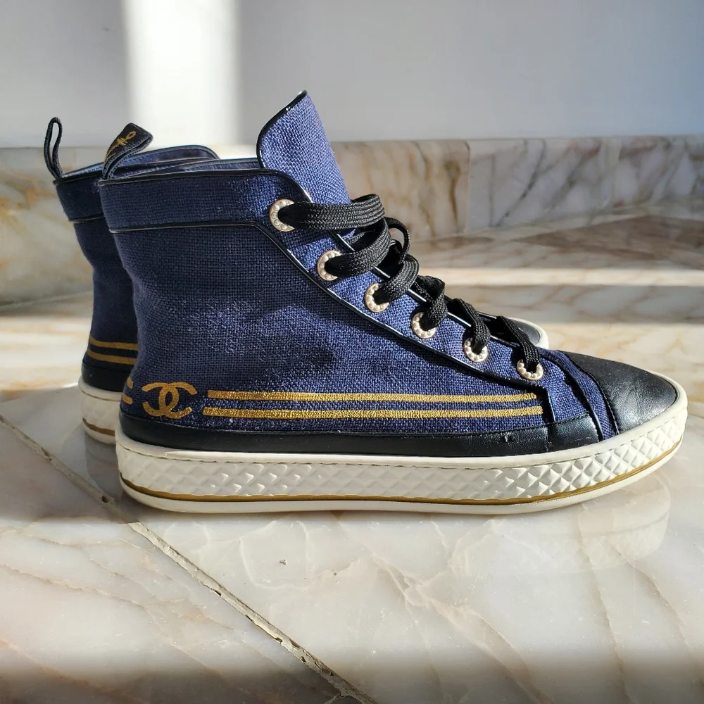 Authentic Chanel canvas leather sneakers navy blue 40.5